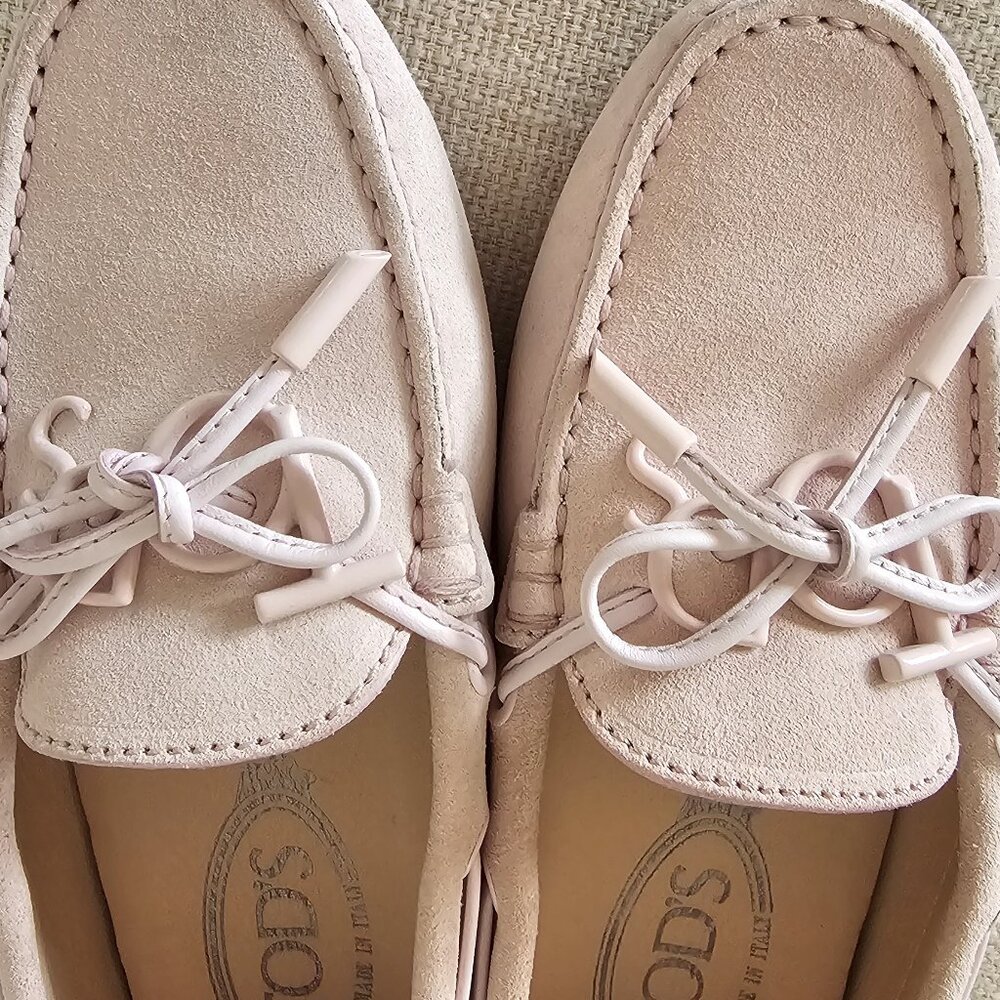 Tod's Gommino Pink Suede Driver Loafers for Women Size 34.5 Europe 5 US